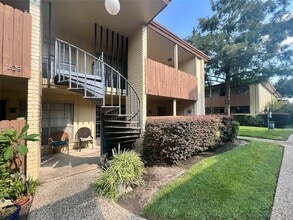 Building Photo - 7714 Renwick Dr