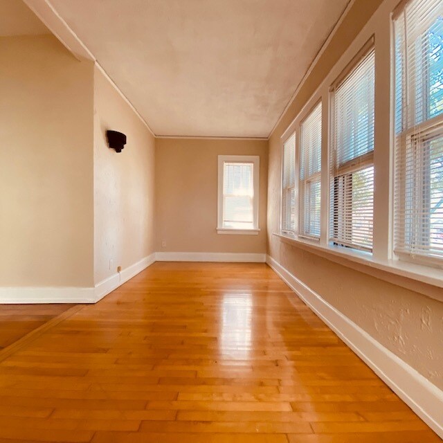 Foto principal - 2474 N Bartlett Ave