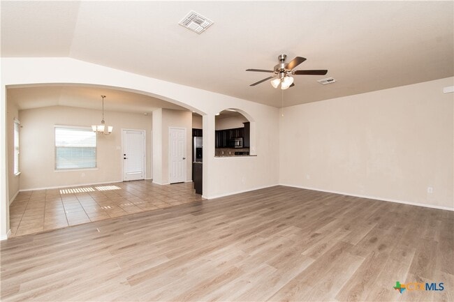 Foto del edificio - 5304 Waterbank Ln