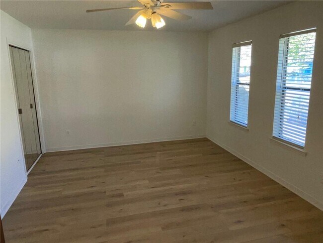 Foto del edificio - 4127 Springdale Rd