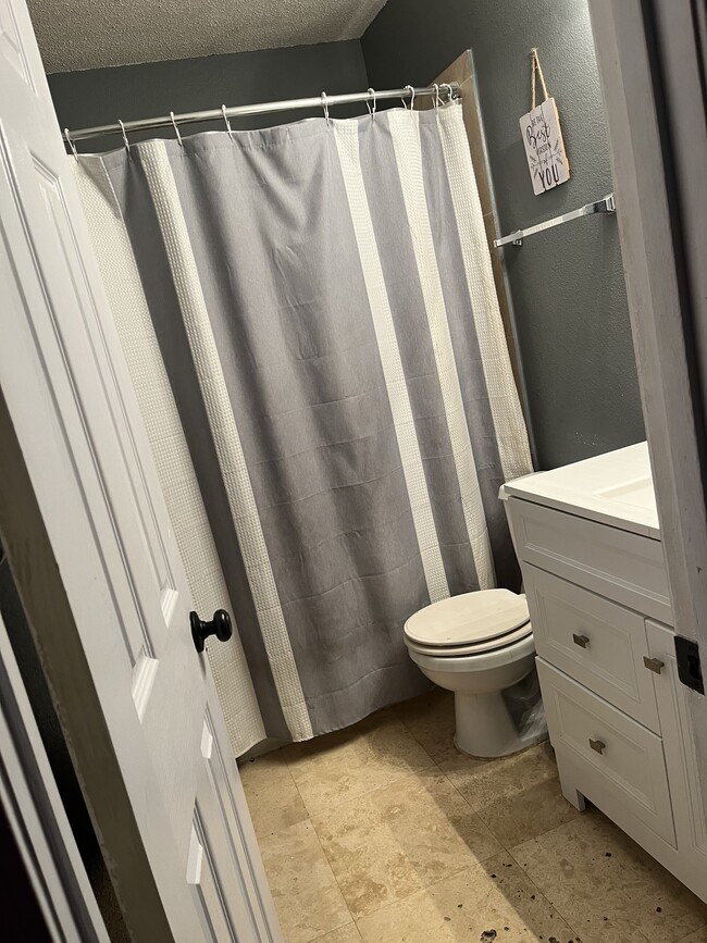 Master Bath - 3333 Normandy Ct