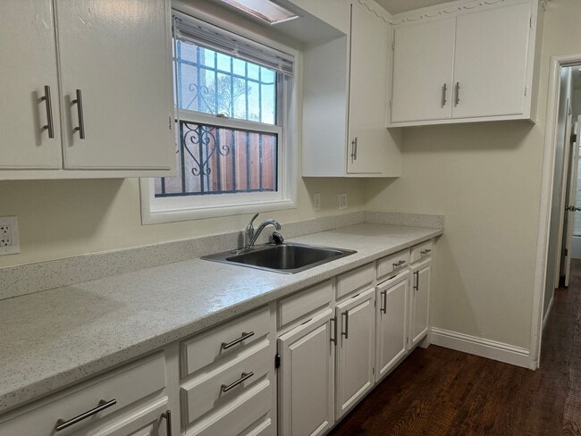 Photo - 2 Bed 1 Bath House in Oakland