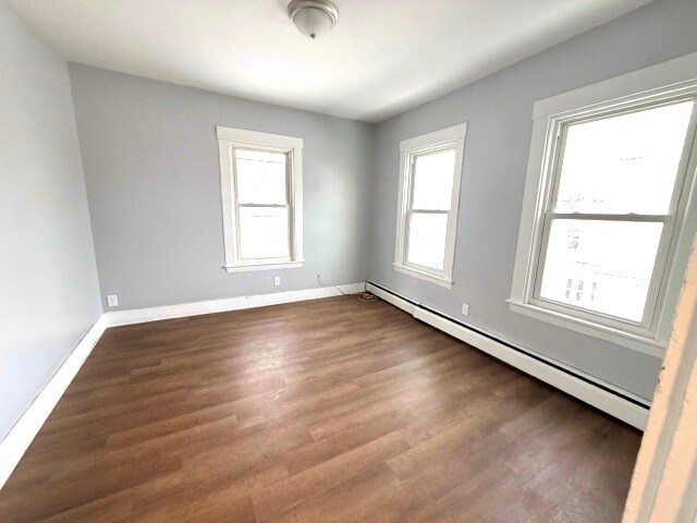 Foto del edificio - 145 Brackett St