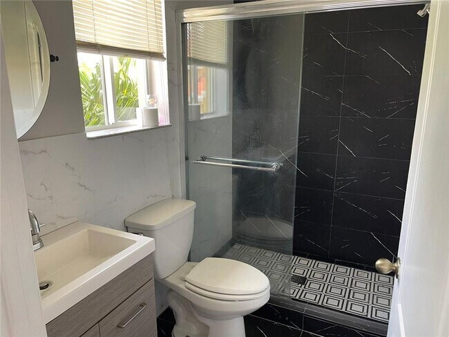 Building Photo - 800 NE 212th Terrace