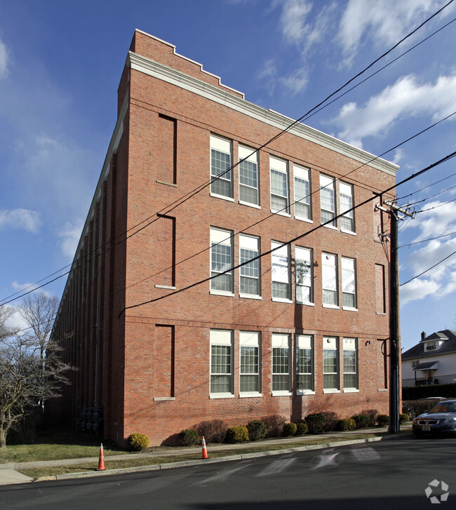 Building Photo - Forest Mill