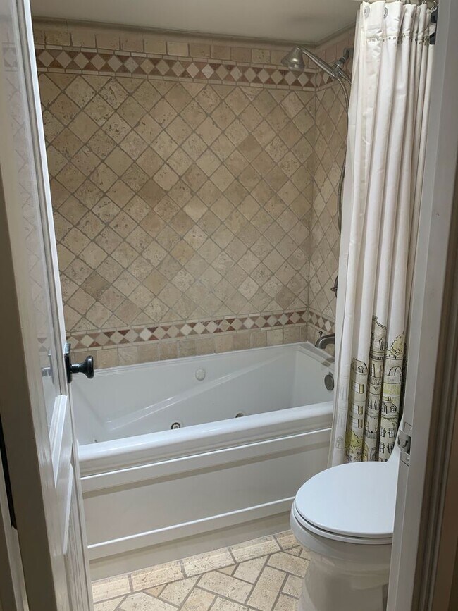 Foto del edificio - FULLY FURNISHED CONDO 1BR/1BA - AVAILABLE ...