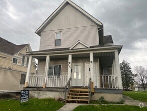 Building Photo - 117 E Dewald St