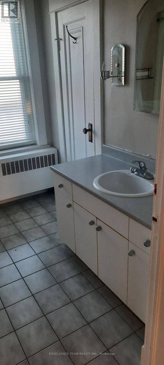 Photo du bâtiment - 1800 Montreal Rd