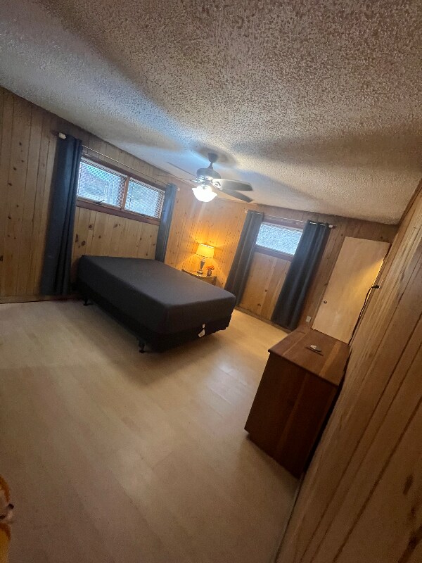 Foto del edificio - 422 Laurel Ave