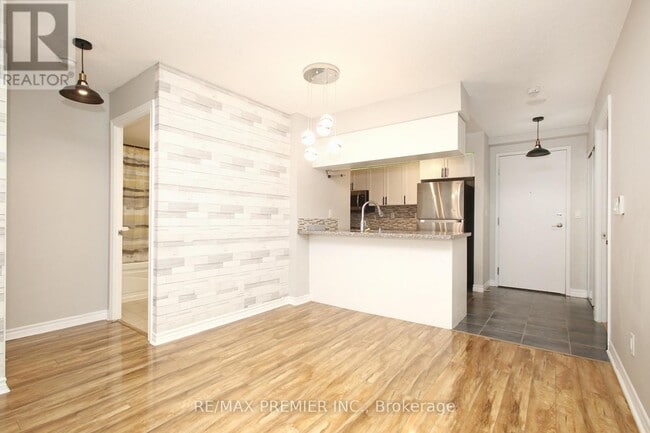 Building Photo - 3888 Duke of York Blvd