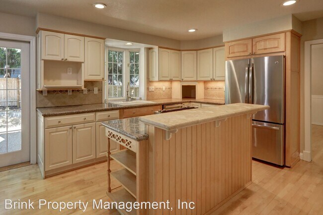 Building Photo - 3 br, 2.5 bath House - 635 Kalmia Pl NW