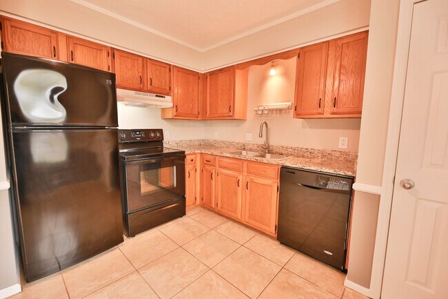 Foto del edificio - Convenient Antioch Townhome
