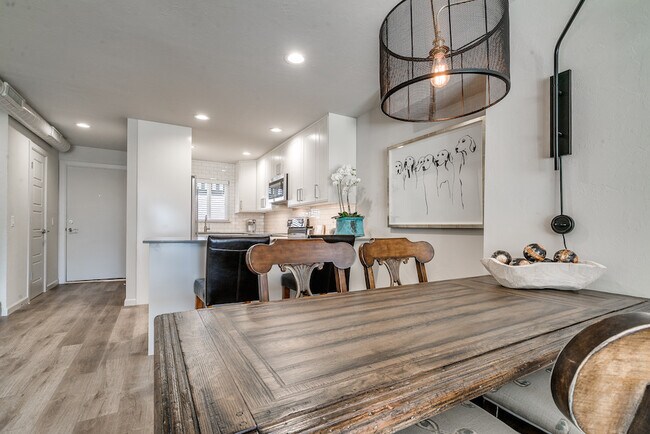 Foto del edificio - 1110 Sherwood Ln