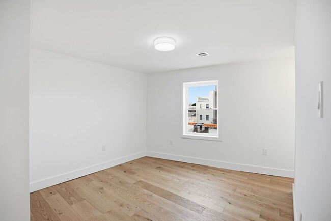 Photo - 2302 E Norris St Apartment