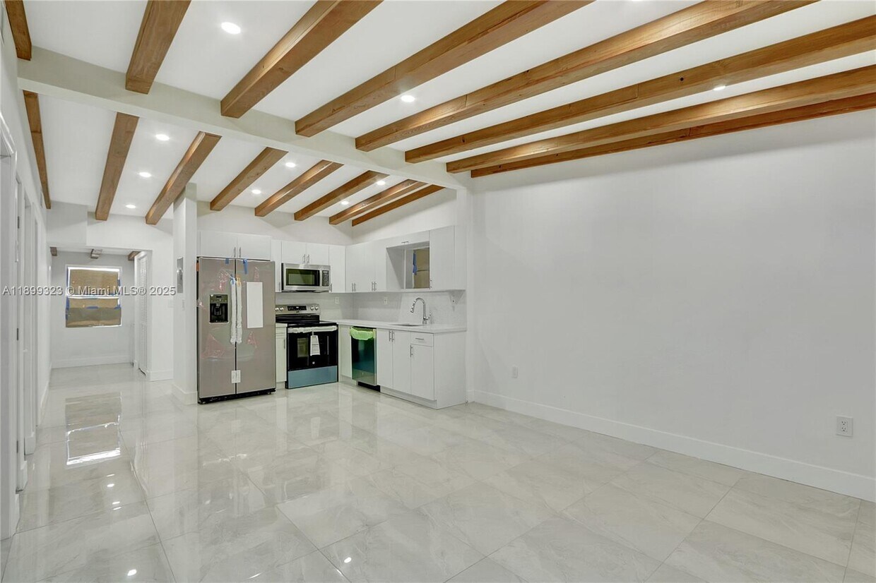 Foto principal - 2501 NW 21st St