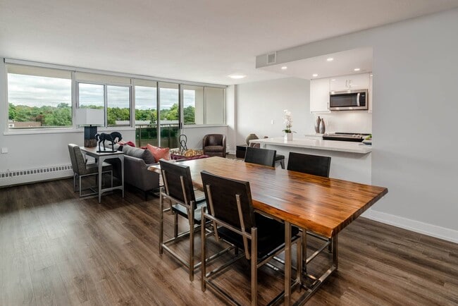 Building Photo - Cloisters of the Don