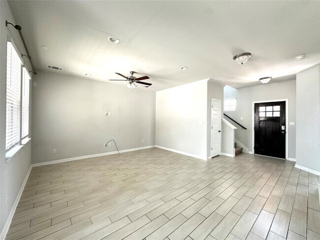 Building Photo - 2724 Stone Branch Dr