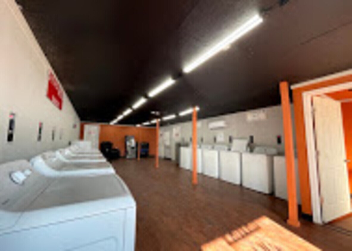 Foto del edificio - 116 S. Morice St_Commercial Property, Unit A