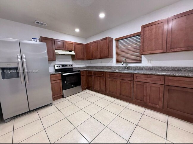 Foto del edificio - 3531 N 66th Ave