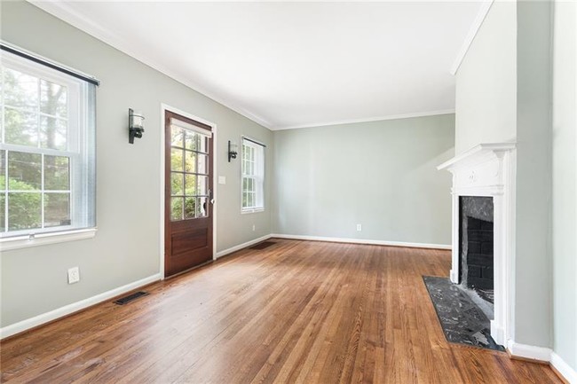 Building Photo - 265 Lindbergh Dr NE