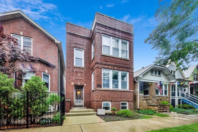 Foto del edificio - 3451 N Leavitt St