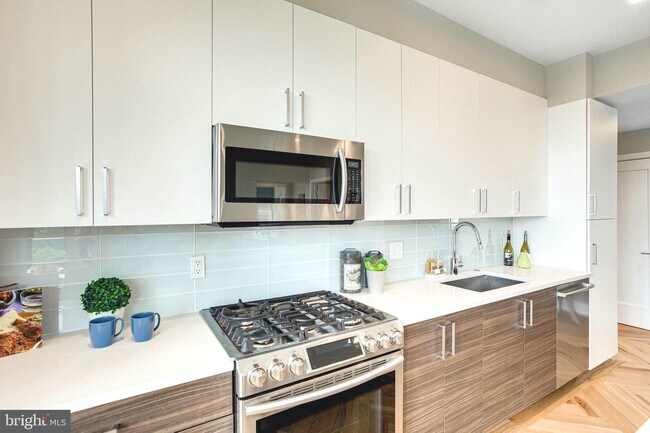 Foto del edificio - 1345 K St SE