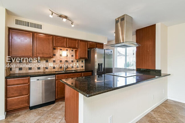 Foto del edificio - 8726 E Bonnie Rose Ave