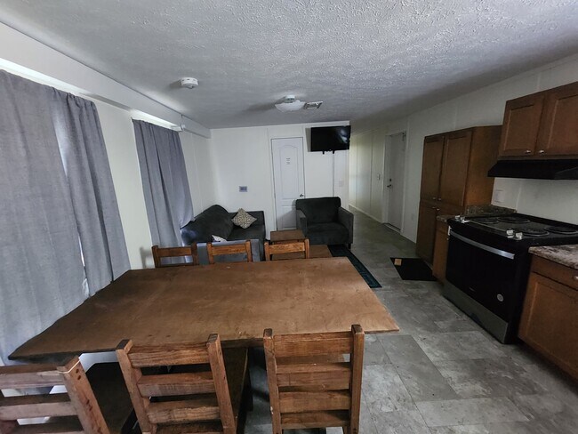 Foto del edificio - 107 Harrisburg Rd SW