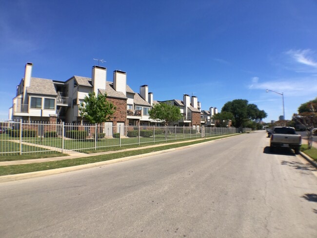 Foto del edificio - 3117 Sondra Dr