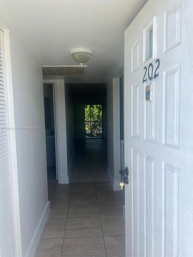 Foto del edificio - 438 Northeast 210th Circle Terrace, Miami,...