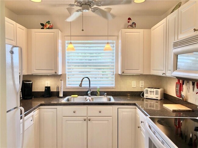 Foto del edificio - 2/2 Annual in 55+ Community Available May