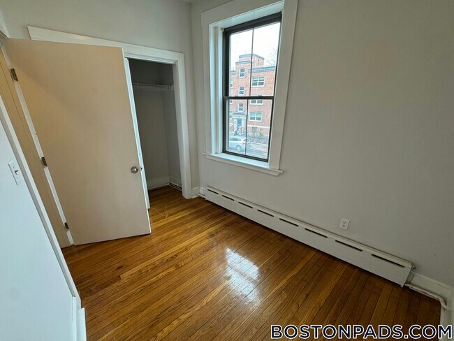 Foto del edificio - 918 Cambridge St
