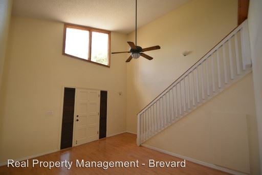 Building Photo - 2458 Delys St