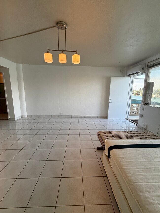 Foto del edificio - 6484 Indian Creek Dr