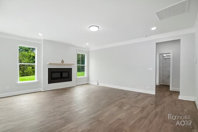 Building Photo - 5409 Verona Rd