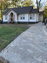 Building Photo - 858 Gracey Ave