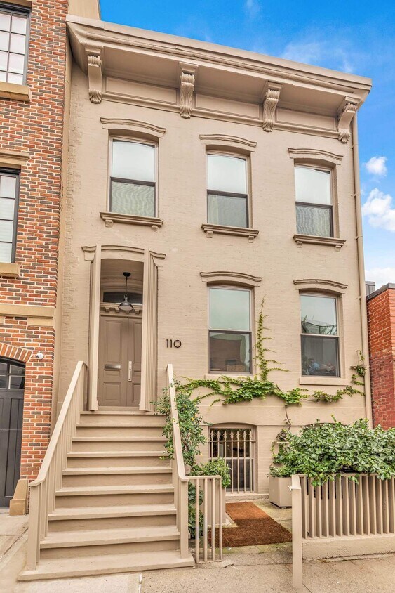Primary Photo - 110 S 1st St