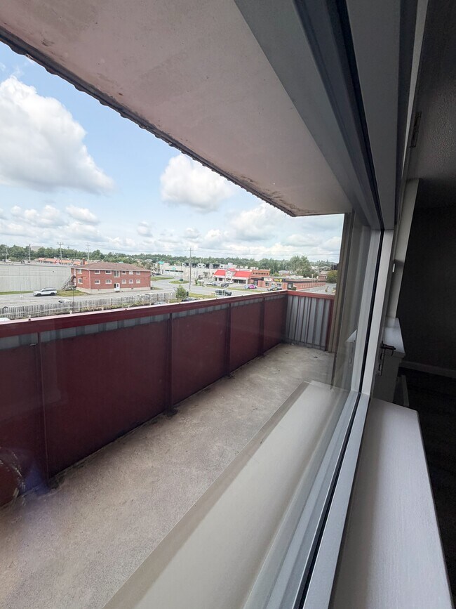 Photo du bâtiment - 901 Lasalle Blvd