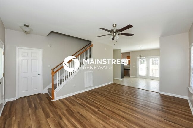 Photo - 3 Bedroom Pet-Friendly Home in Nashville, TN with Main Street Renewal