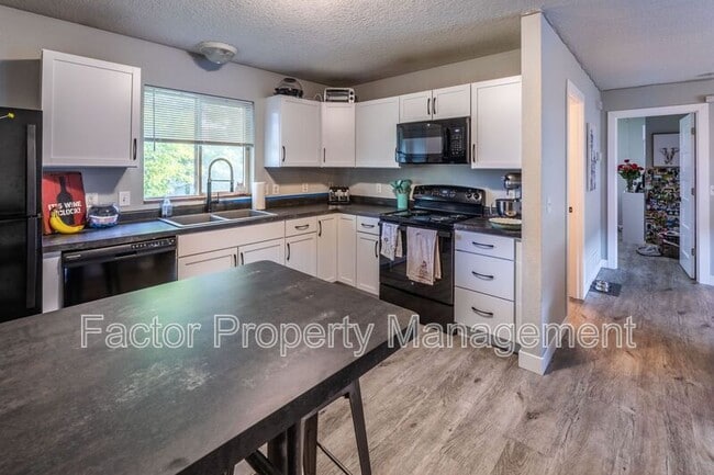 Photo - 1316 Warren St Apartment