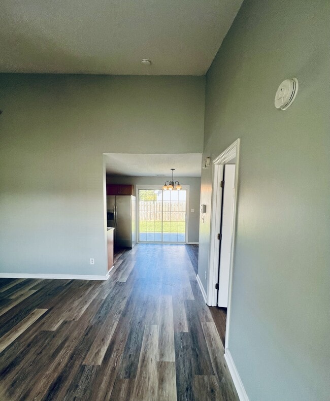Building Photo - 105 Foxtrail Dr