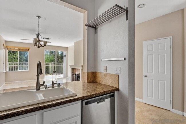 Building Photo - 9456 Compass Point Dr S