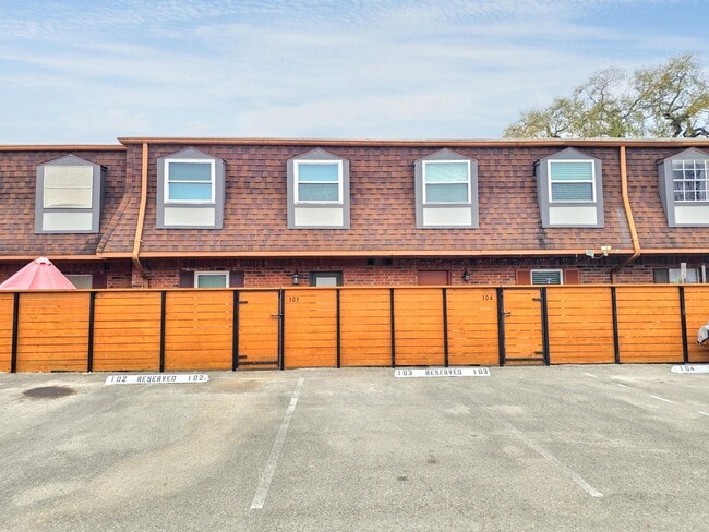 Building Photo - 9303 Hammerly Blvd