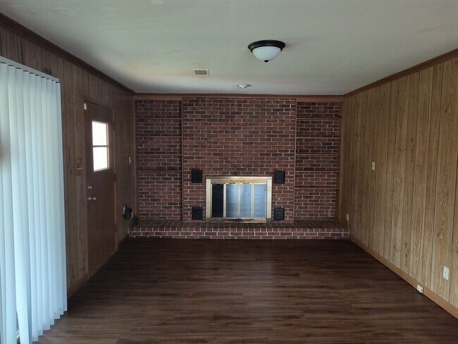 Building Photo - 29 Southwood Dr