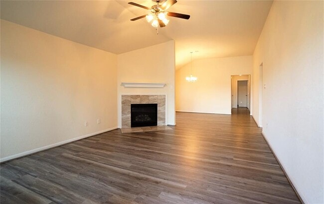 Building Photo - 1303 Kaliste Meadow Dr