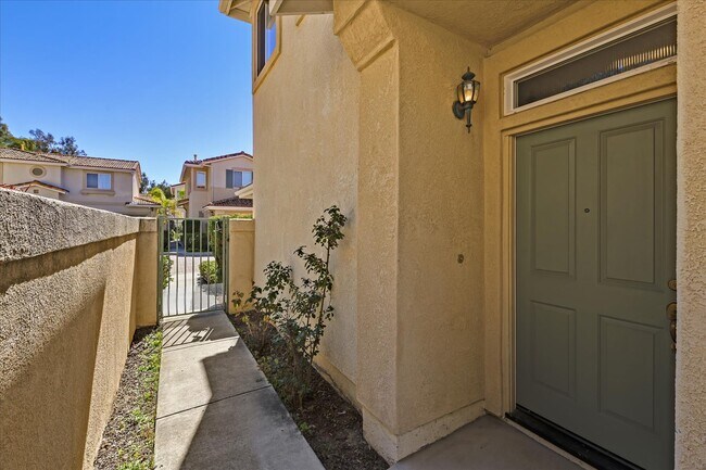 Building Photo - 9570 Compass Point Dr S