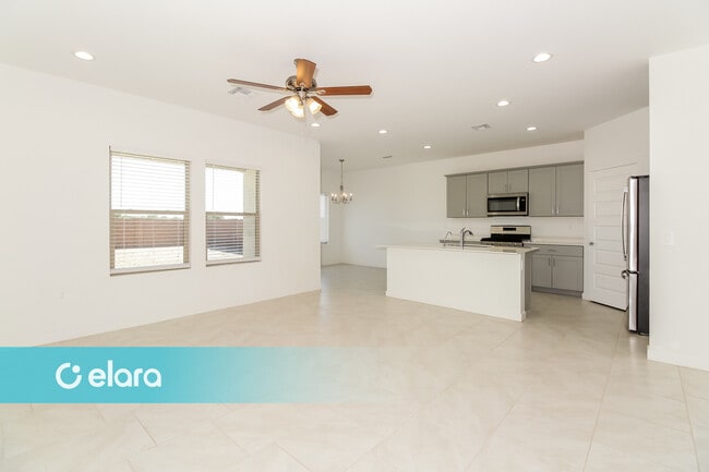 Foto del edificio - 13346 N JESSETT LN