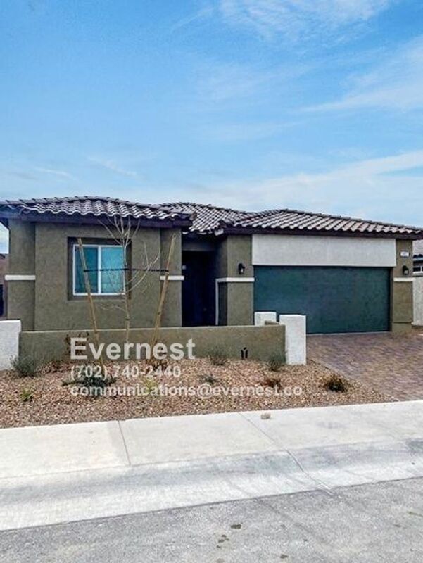Foto del edificio - 497 Silver Smt Ave