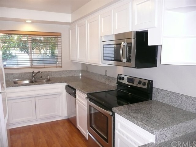 Foto principal - 1881 Mitchell Ave