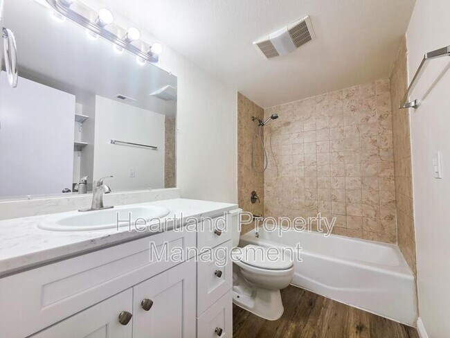 Foto del edificio - 284 Roanoke Rd